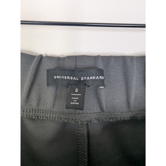 Universal Standard Moro Pocket Signature Ponte Pants in Charcoal - Picture 9 of 11